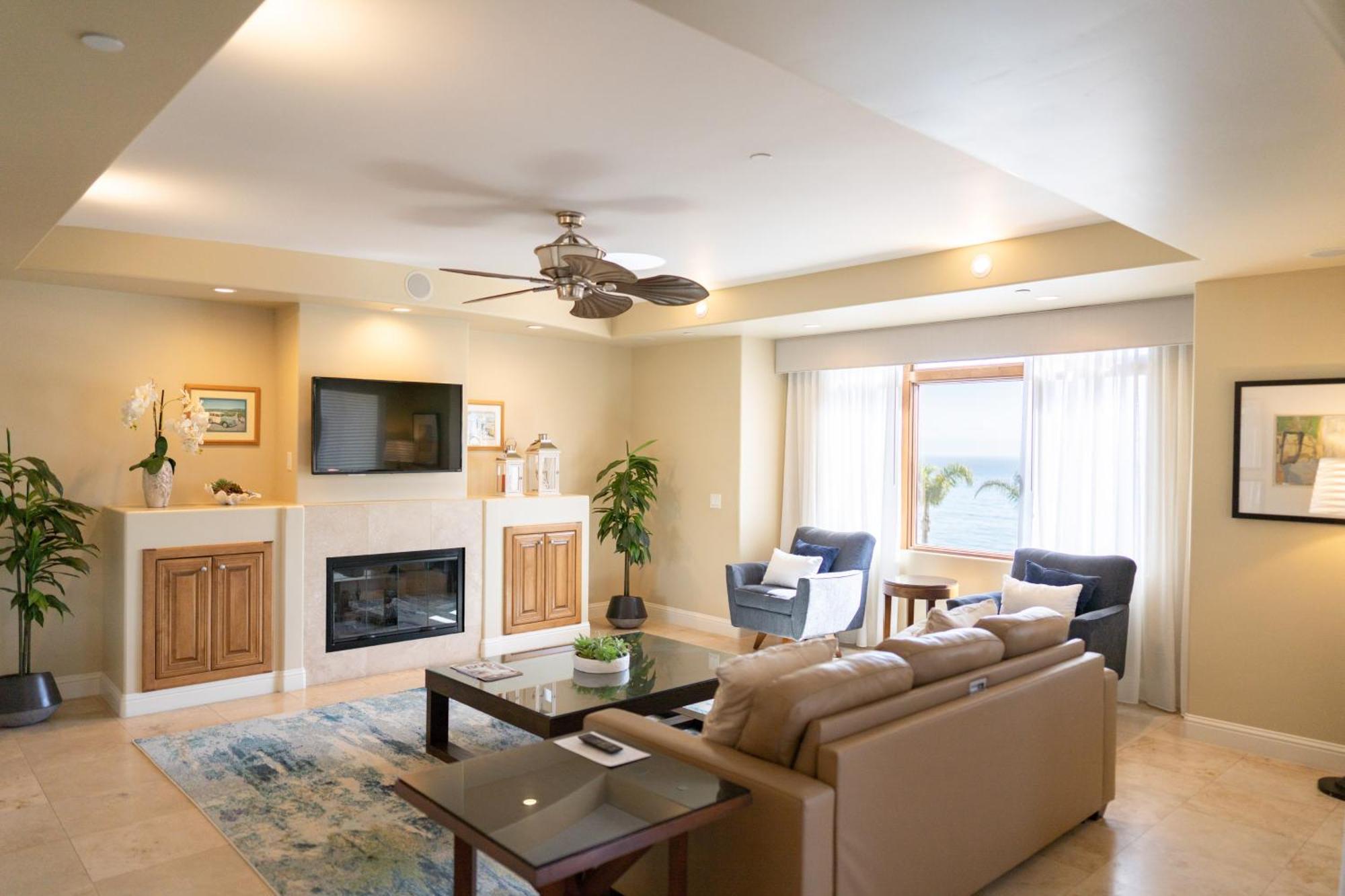 Dolphin Bay Resort And Spa Пизмоу Бийч Екстериор снимка